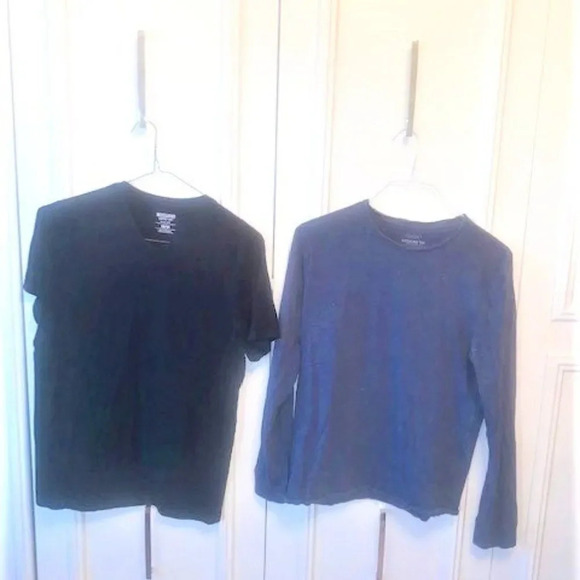 Set 2 grey/black t-shirts shown M‎ - Picture 1 of 7